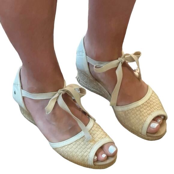 UGG Tan Delmar Espadrille‎ Wedge Size 8.5 - Picture 1 of 7
